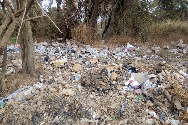 Lubumbashi: les déchets  incinérés sur les artères
