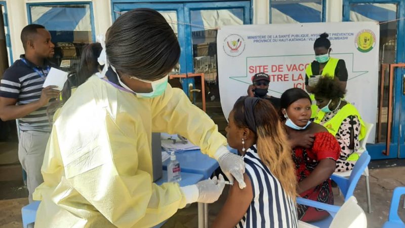 Lubumbashi: Environ 84 personnes vaccinées contre la covid