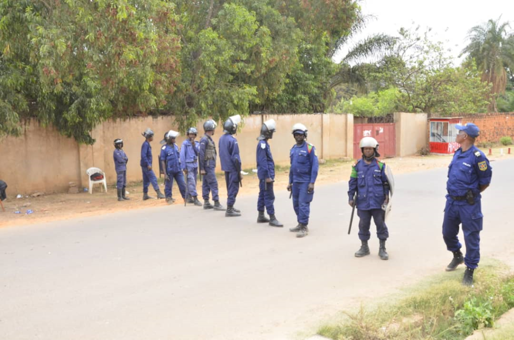 Illustrant dispositif sécuritaire autour de la CENI