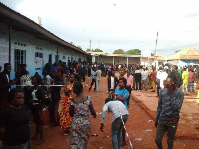 Lubumbashi: Ce matin les témoins attendent l’affichage des résultats dévant les bureaux de vote