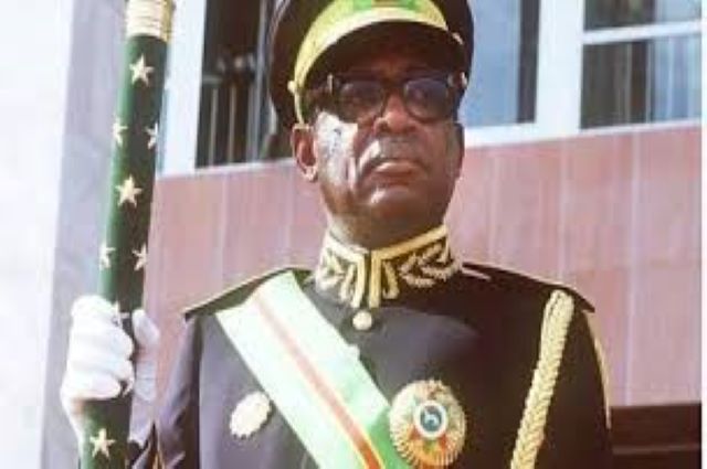 LE MARÉCHAL MOBUTU 25 ANS APRÈS : LE SOUVENIR D'UNE FIERTÉ NATIONALE ET L'HÉRITAGE D'UNE UNITÉ DU PAYS A SAUVEGARDER Â  TOUT PRIX !!! Mobutu
