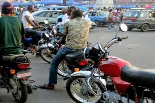 Motocyclistes à Lubumbashi