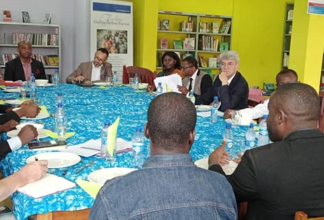 Lubumbashi : les jeunes ont discuté sur le rapport Achille Bemba avec l’Ambassadeur de France