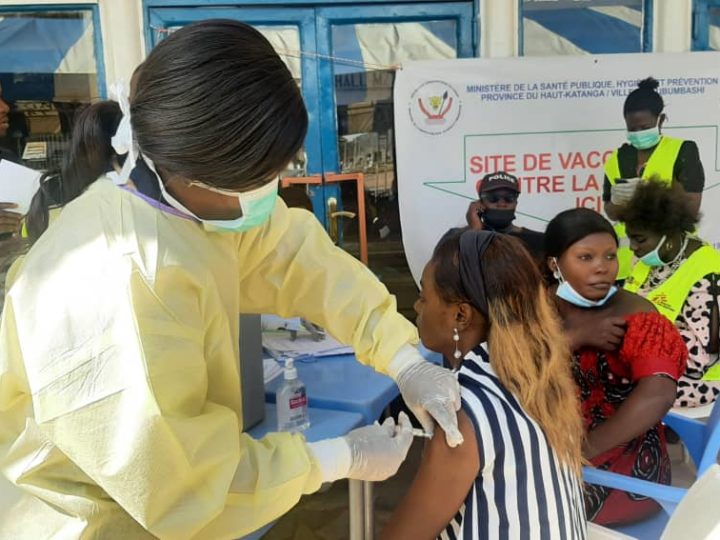 Lubumbashi: Environ 84 personnes vaccinées contre la covid