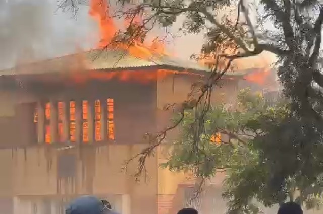Lycée Mwanga en feu
