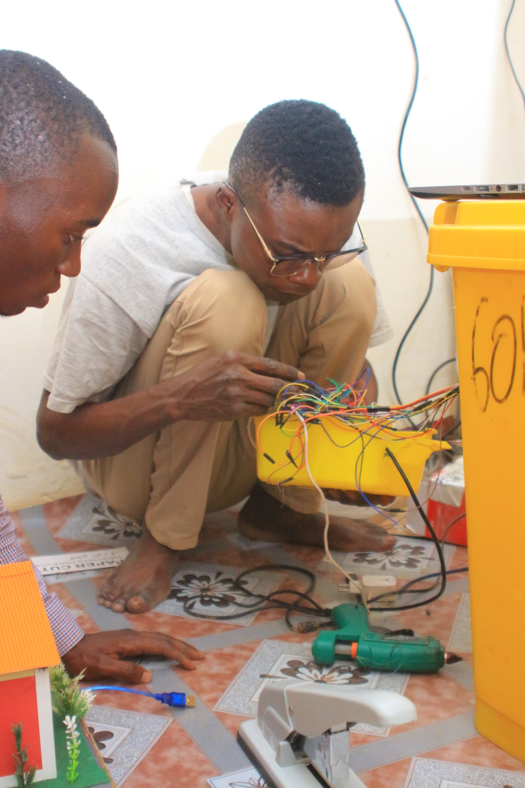 Journée de l’ingénierie: poubelle intelligente Made in Lubumbashi