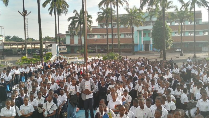 2000 élèves du Lycée Twendelee sensibilisées contre le plastique