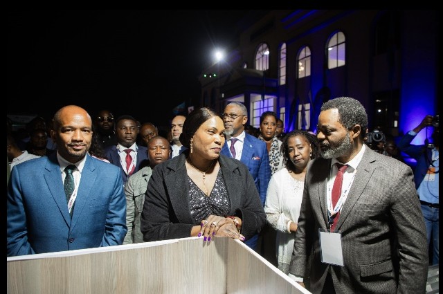 A la 6e édition du Katanga Business Meeting, le stand de TFM a été honoré en premier par la visite de SE Mme Fifi Masuka Saini, gouverneure de la province du Lualaba.