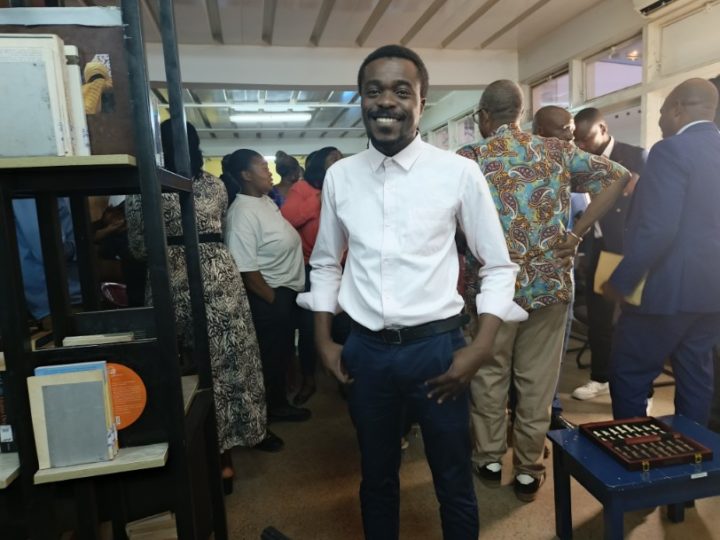 Lubumbashi : Israël Nzila remporte le prix RFI Théâtre 2025