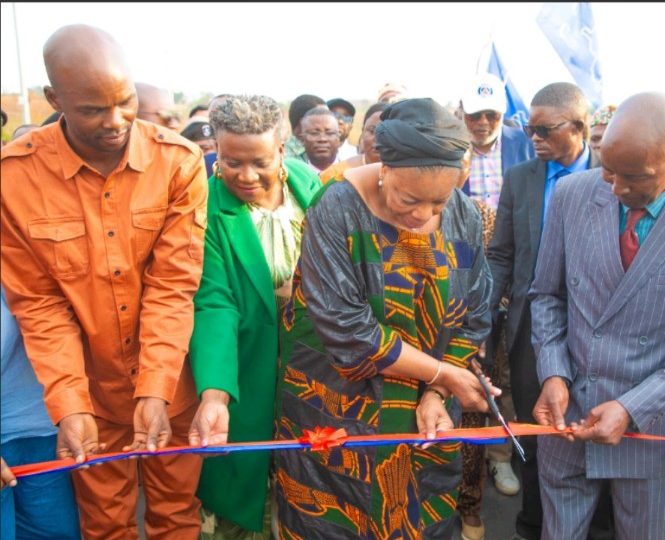 Eve Bazaiba félicite TFM pour les grands ouvrages réalisés par la DOT