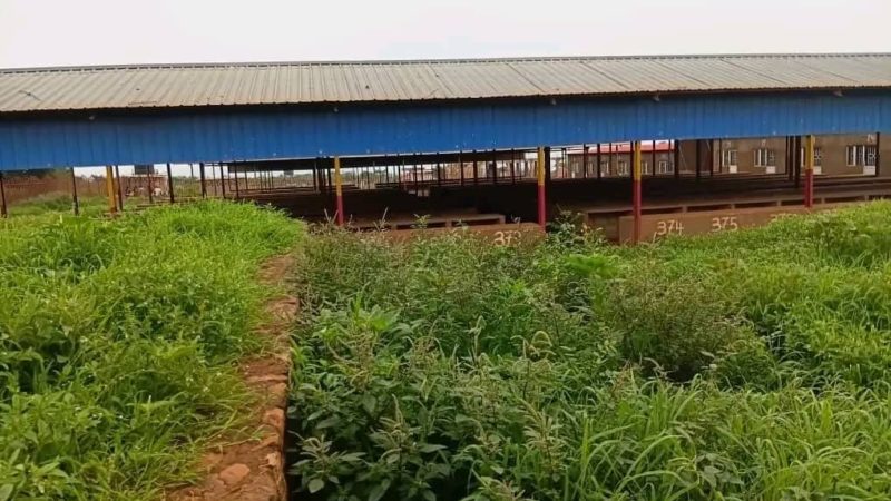 Kakanda : le marché Kouvas non fréquenté par des vendeurs