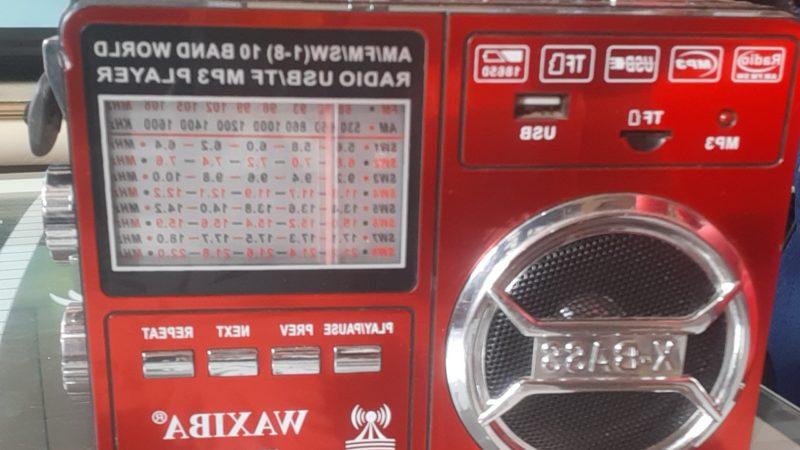 La radio et les réseaux sociaux : une adaptation sans reniement