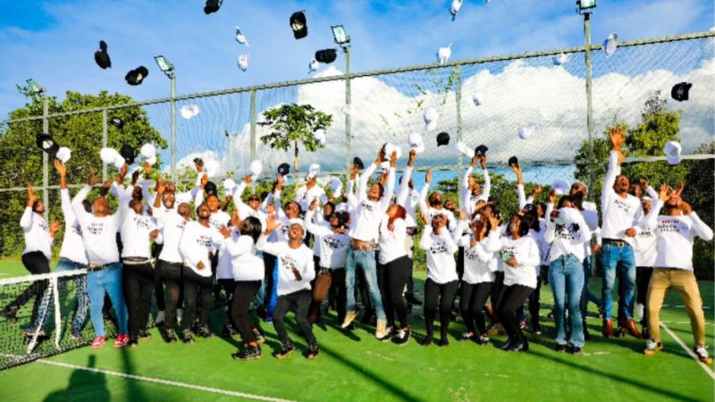 Les étudiants en visite a l'usine de TFM