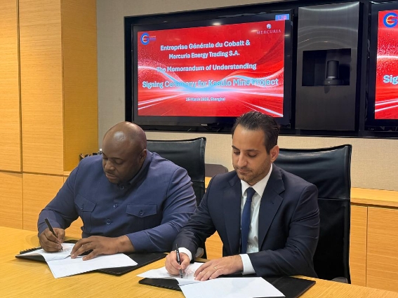 Signature entre ECG et Mercuria au sujet du site artisanale de Kaulo