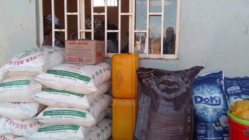 Lubumbashi: un groupe de journalistes apportent de l&rsquo;assistance aux déplacés de guerre