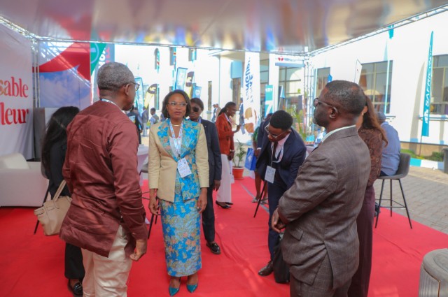 Visite du stand de TFM  à KBM 