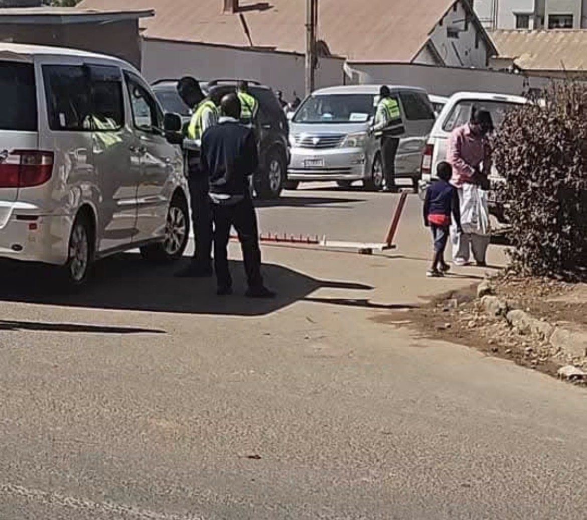 Lubumbashi : y a t-il corruption aux barrières érigées par la DRHKAT ?