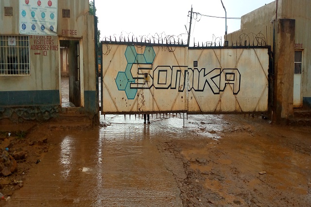 Un jeu de ping-pong sur la Pollution autour de Somika persiste