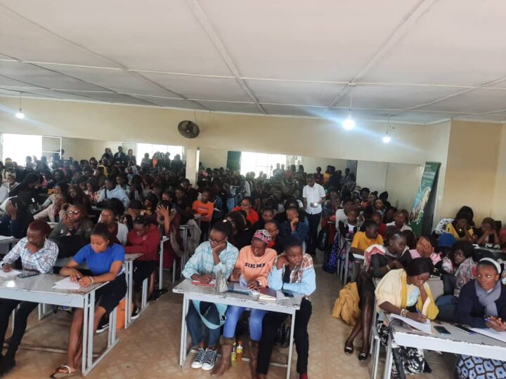 Révision de la Constitution : à Lubumbashi, les jeunes divisés face à la campagne de Grâce Kutino