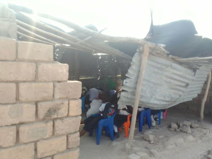 Kambove : un vent violent emporte la toiture de l’école primaire Kibwe 2, plus de cinq enfants blessés